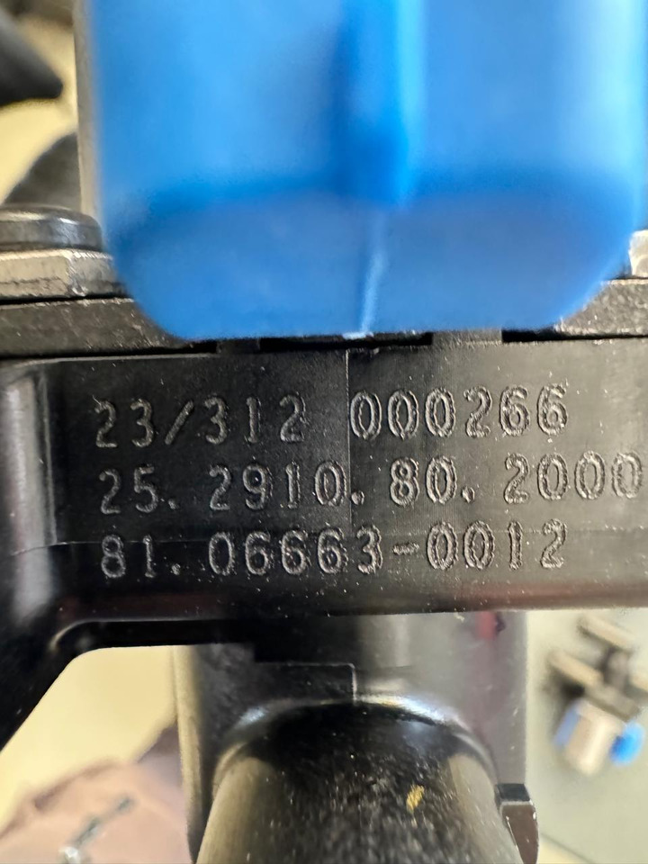 CABIN HEATER WATER VALVE MAN TGS - Calefacción/ Ventilación: foto 2 CABIN HEATER WATER VALVE MAN TGS - Calefacción/ Ventilación: foto 2