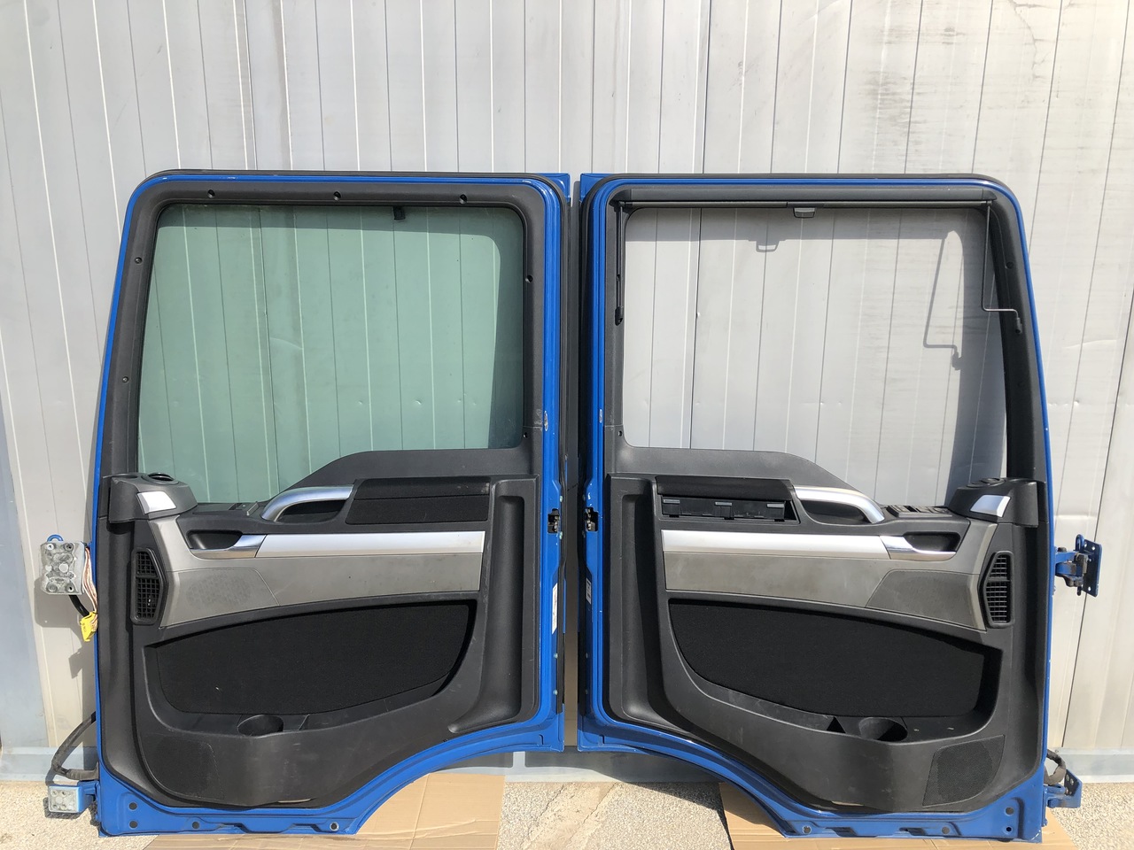 DOORS MAN TGS COMPLETE - Puerta y piezas para Camión: foto 4 DOORS MAN TGS COMPLETE - Puerta y piezas para Camión: foto 4