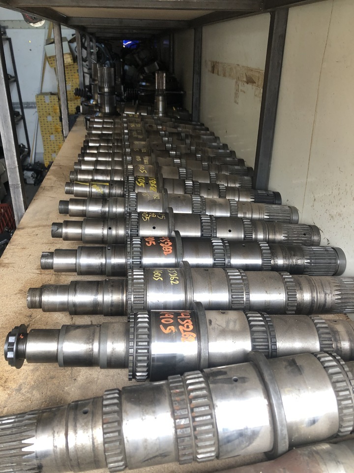 DRIVE SHAFT-MAIN SHAFT-PLANETARY CARRIER ACTROS GEARBOX G240 - Caja de cambios y piezas para Camión: foto 1 DRIVE SHAFT-MAIN SHAFT-PLANETARY CARRIER ACTROS GEARBOX G240 - Caja de cambios y piezas para Camión: foto 1