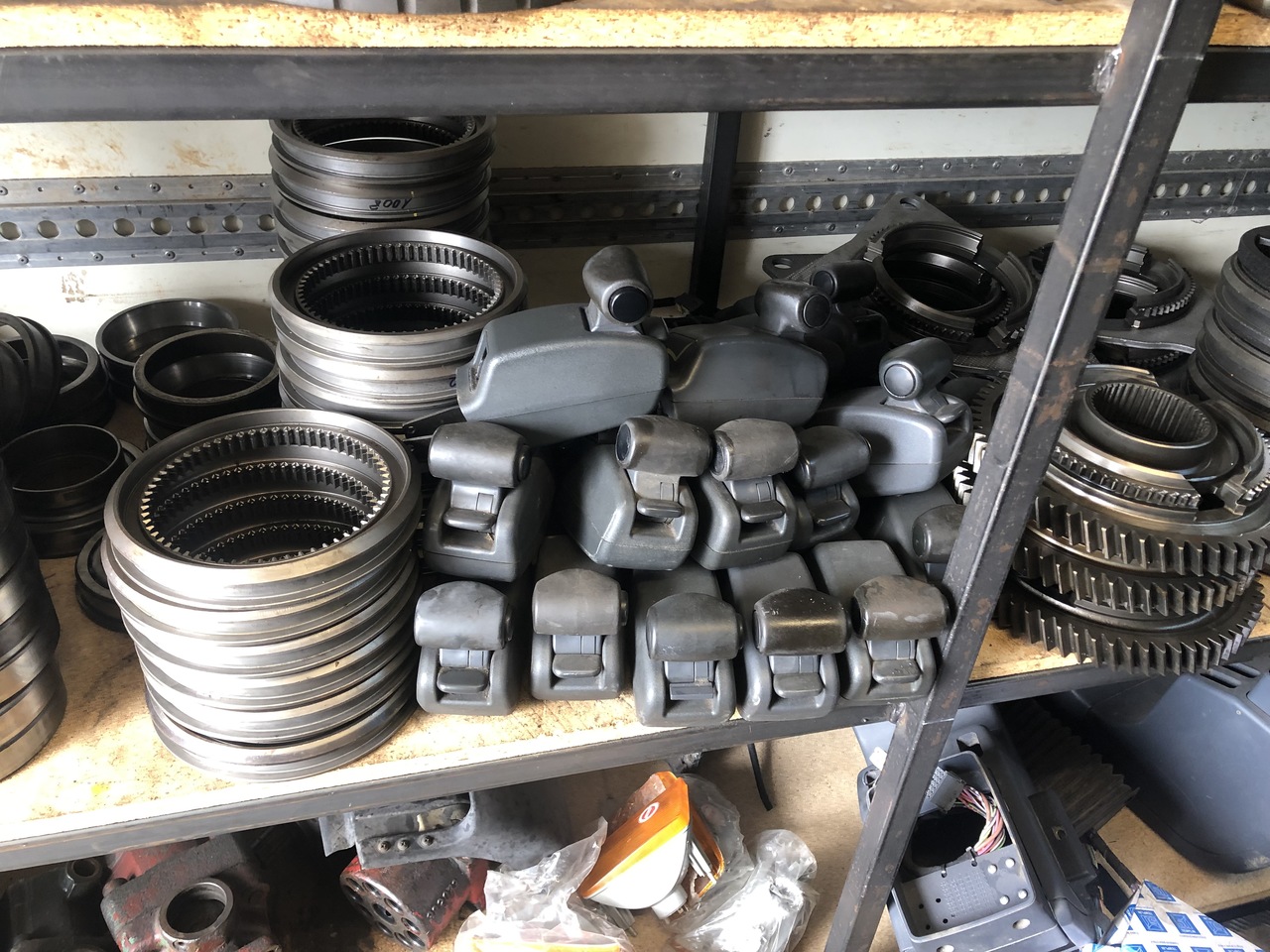 Caja de cambios y piezas para Camión DRIVE SHAFT-MAIN SHAFT-PLANETARY CARRIER ACTROS GEARBOX G240: foto 8 Caja de cambios y piezas para Camión DRIVE SHAFT-MAIN SHAFT-PLANETARY CARRIER ACTROS GEARBOX G240: foto 8