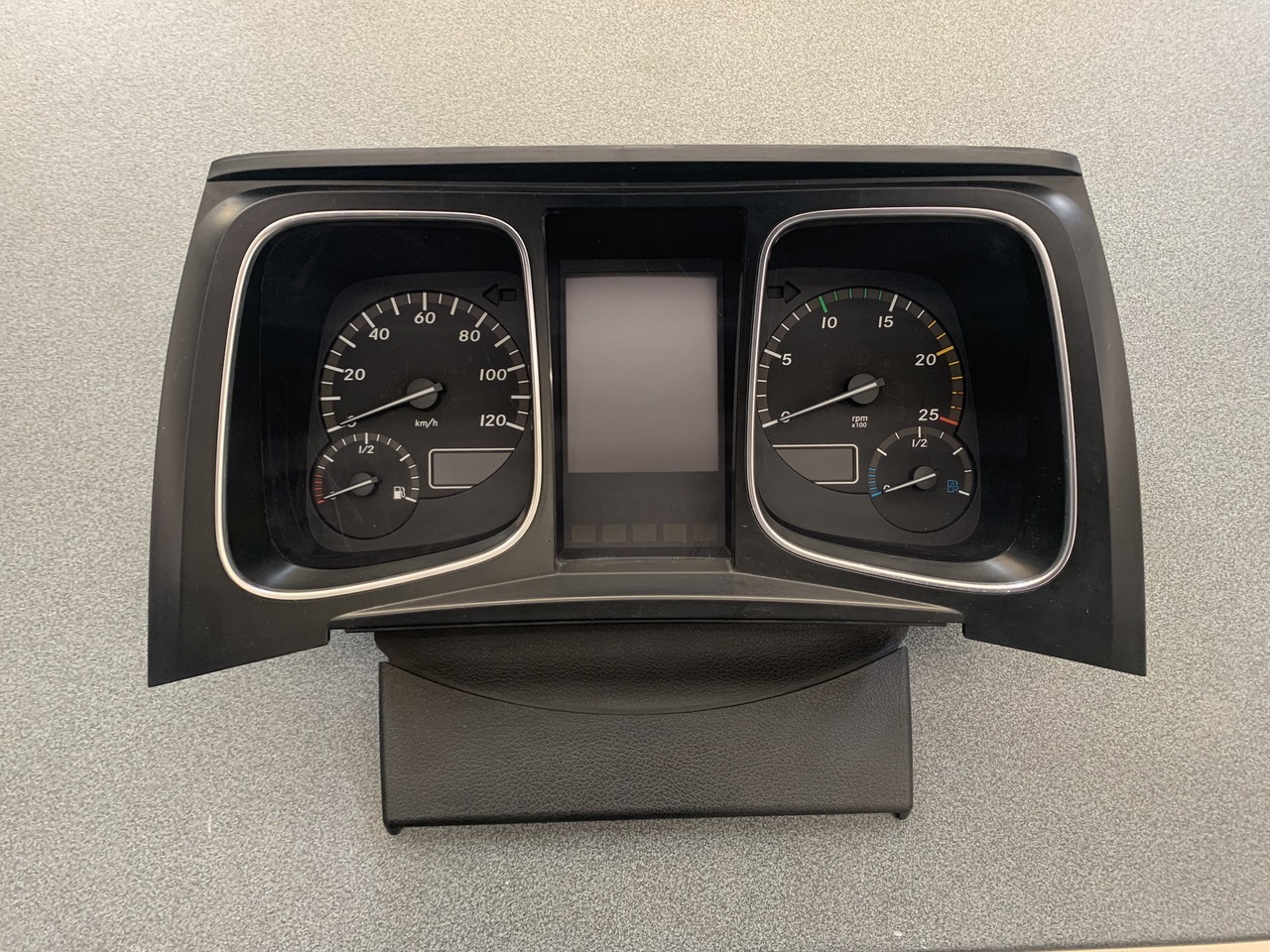 ELECTRONIC INSTRUMENT CLUSTER ACTROS MP4 - Tacógrafo para Camión: foto 1 ELECTRONIC INSTRUMENT CLUSTER ACTROS MP4 - Tacógrafo para Camión: foto 1