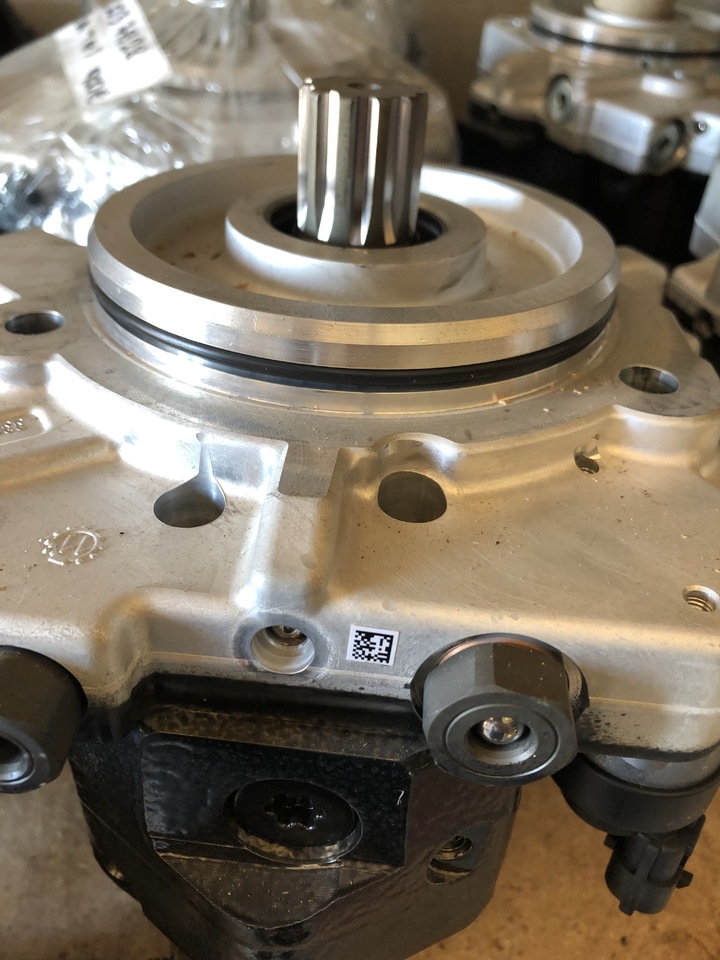 HIGH PRESSURE FUEL PUMP MAN TGX,TGS - Bomba de combustible para Camión: foto 3 HIGH PRESSURE FUEL PUMP MAN TGX,TGS - Bomba de combustible para Camión: foto 3