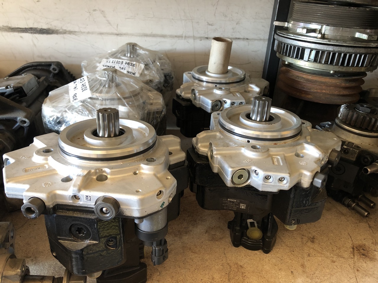 HIGH PRESSURE FUEL PUMP MAN TGX,TGS - Bomba de combustible para Camión: foto 1 HIGH PRESSURE FUEL PUMP MAN TGX,TGS - Bomba de combustible para Camión: foto 1