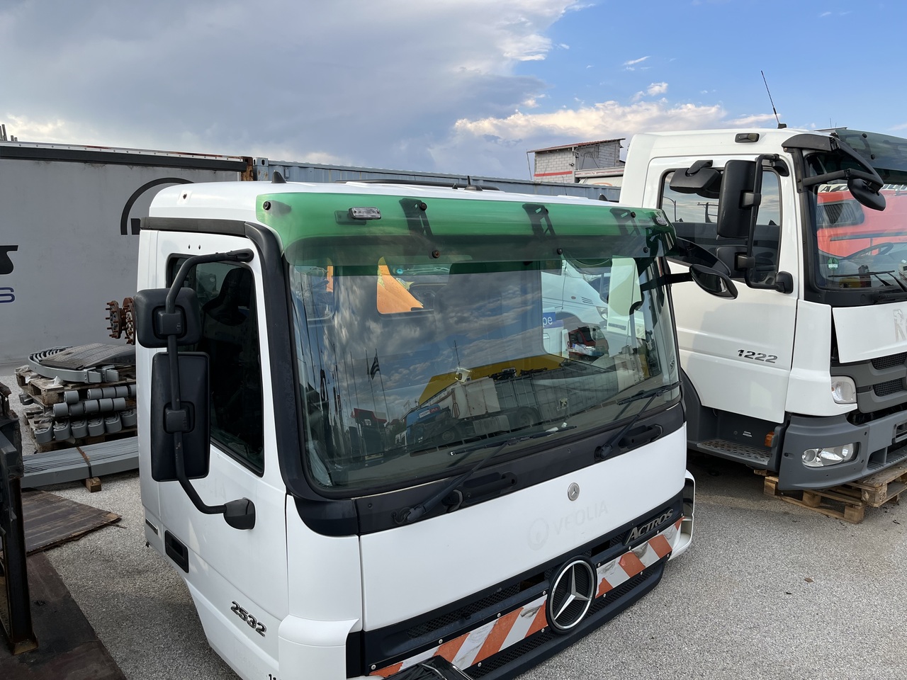 SHORT CAB ACTROS MP2 RHD - Cabina e interior para Camión: foto 3 SHORT CAB ACTROS MP2 RHD - Cabina e interior para Camión: foto 3