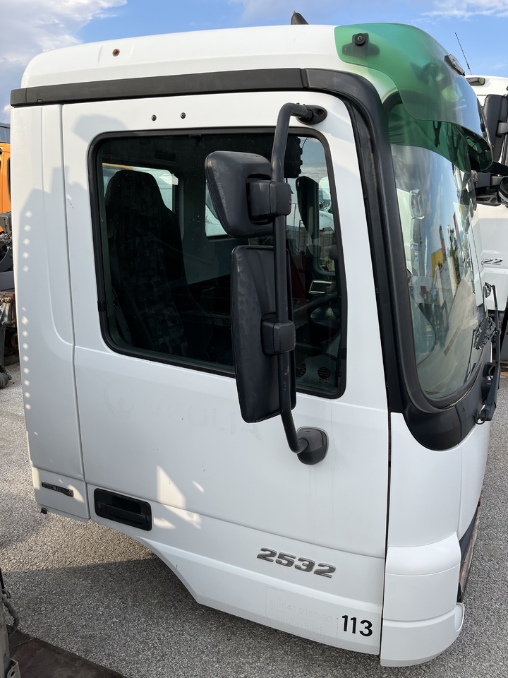 SHORT CAB ACTROS MP2 RHD - Cabina e interior para Camión: foto 4 SHORT CAB ACTROS MP2 RHD - Cabina e interior para Camión: foto 4