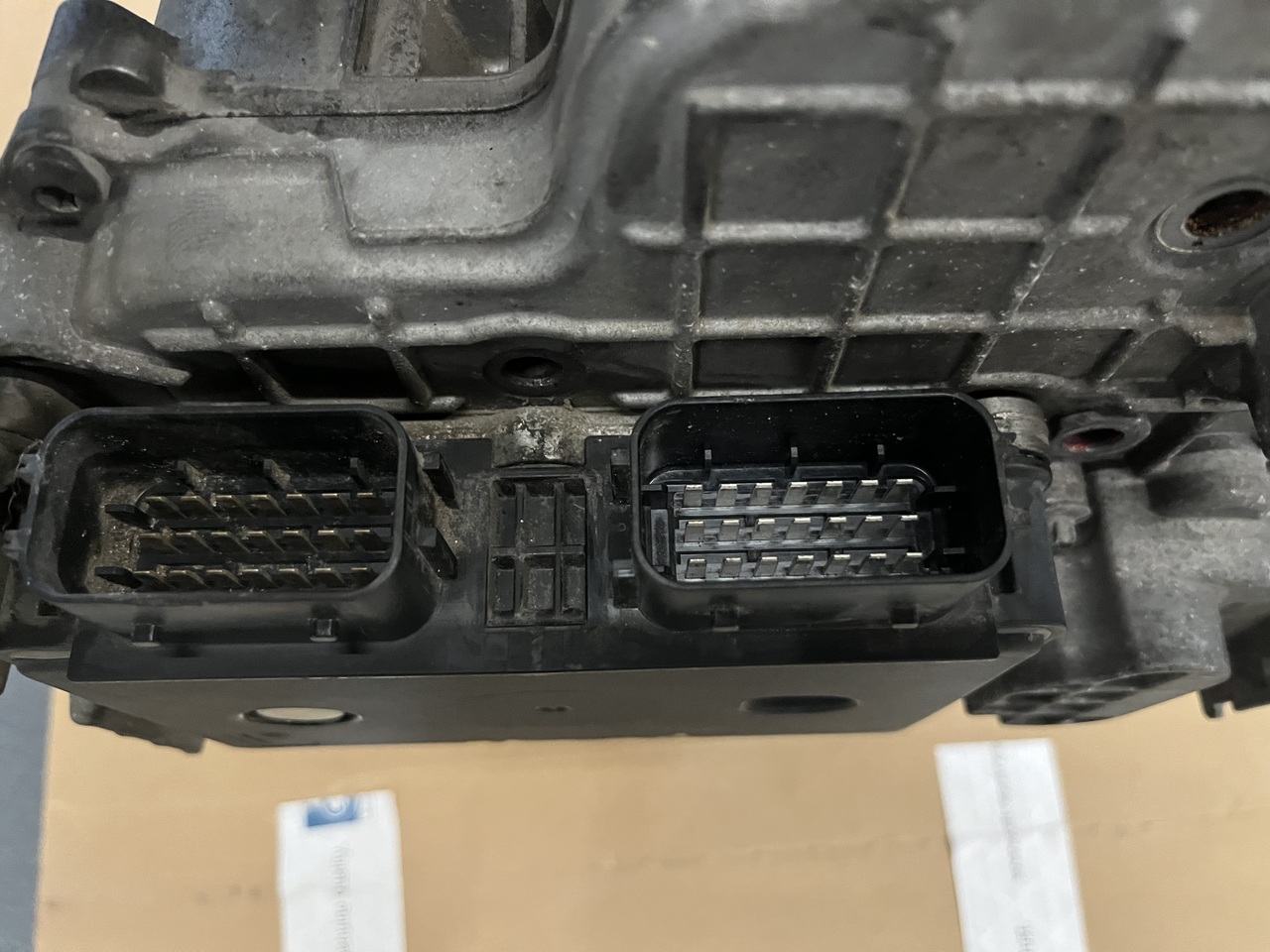 TRANSMISSION POSITIONER SHIFTING CYLINDER WITH CONTROL MODULE G211-12-ACTROS MP4 - Caja de cambios y piezas para Camión: foto 5 TRANSMISSION POSITIONER SHIFTING CYLINDER WITH CONTROL MODULE G211-12-ACTROS MP4 - Caja de cambios y piezas para Camión: foto 5