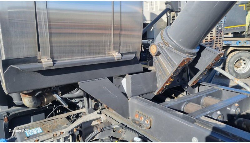 Volvo FH750 New engine and gearbox - Camión chasis: foto 4 Volvo FH750 New engine and gearbox - Camión chasis: foto 4