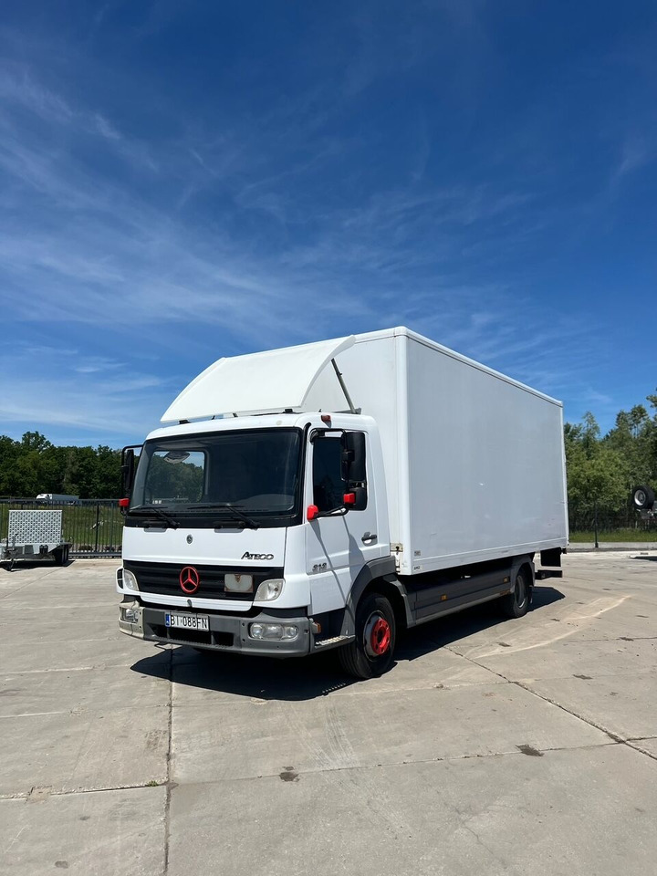Mercedes-Benz ATEGO 818 dostawczy winda - Camión caja cerrada: foto 1 Mercedes-Benz ATEGO 818 dostawczy winda - Camión caja cerrada: foto 1
