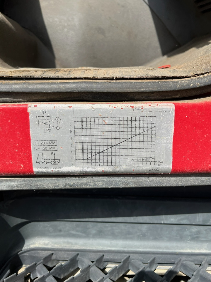 Renault Kerax 420 - Camión volquete: foto 2 Renault Kerax 420 - Camión volquete: foto 2