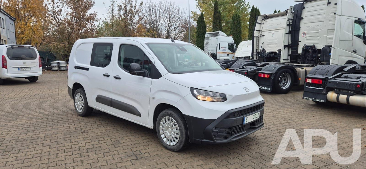 TOYOTA Proace City MC24 - Furgoneta combi: foto 1 TOYOTA Proace City MC24 - Furgoneta combi: foto 1