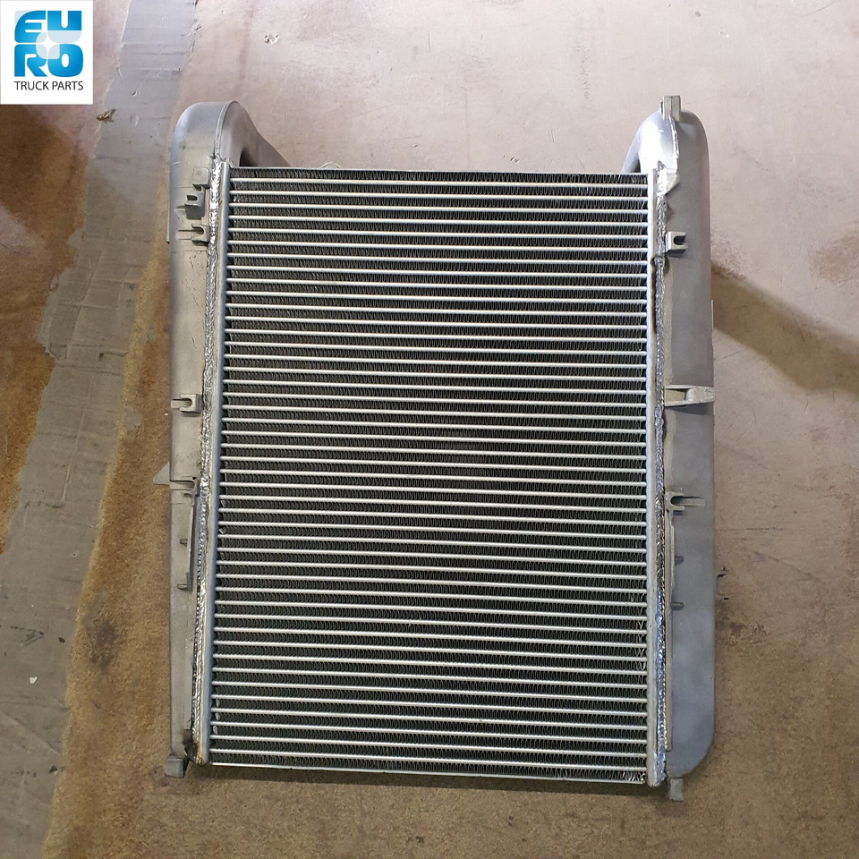 DAF CF 85 INTERCOOLER 1371318R + €50 Statiegeld - Intercooler para Camión: foto 2 DAF CF 85 INTERCOOLER 1371318R + €50 Statiegeld - Intercooler para Camión: foto 2