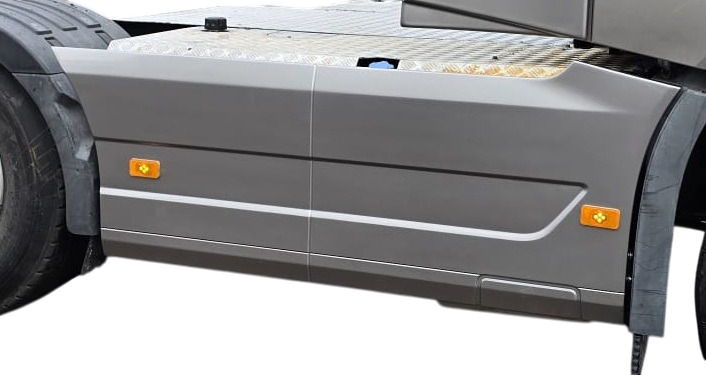 VOLVO FH 4/5 E6 2012- SIDE SKIRT COMPLETE SET 6X2 WB3200 ACRYLIC COLOR 000308 - Carrocería y exterior para Camión: foto 2 VOLVO FH 4/5 E6 2012- SIDE SKIRT COMPLETE SET 6X2 WB3200 ACRYLIC COLOR 000308 - Carrocería y exterior para Camión: foto 2