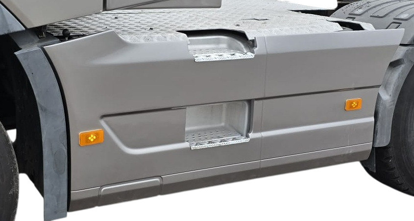 VOLVO FH 4/5 E6 2012- SIDE SKIRT COMPLETE SET 6X2 WB3200 ACRYLIC COLOR 000308 - Carrocería y exterior para Camión: foto 1 VOLVO FH 4/5 E6 2012- SIDE SKIRT COMPLETE SET 6X2 WB3200 ACRYLIC COLOR 000308 - Carrocería y exterior para Camión: foto 1