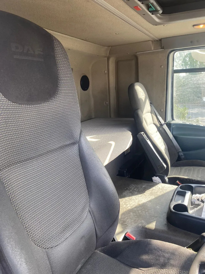 2012 DAF CF 65.250 4×2 Curtainsider - Camión lona: foto 4 2012 DAF CF 65.250 4×2 Curtainsider - Camión lona: foto 4