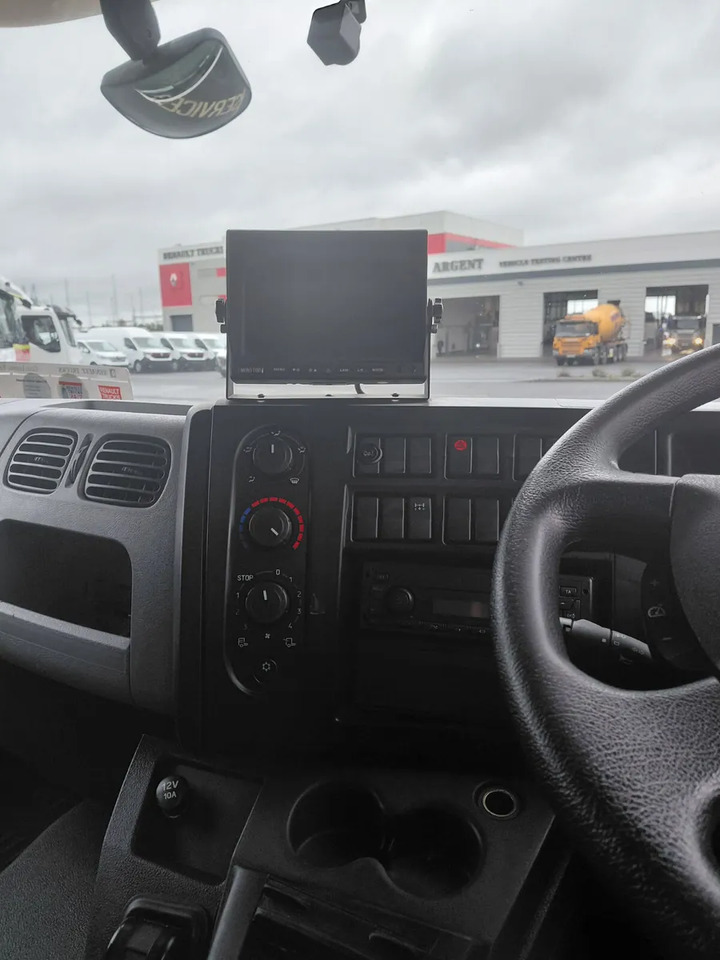 2019 Renault D 12T - Camión caja cerrada: foto 4 2019 Renault D 12T - Camión caja cerrada: foto 4