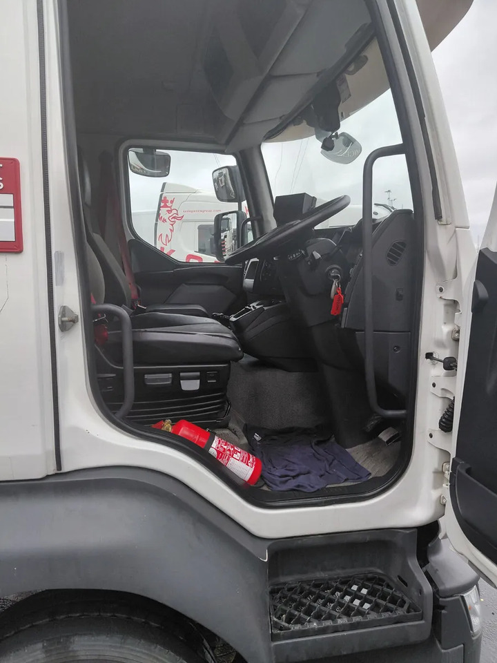 2019 Renault D 12T - Camión caja cerrada: foto 5 2019 Renault D 12T - Camión caja cerrada: foto 5