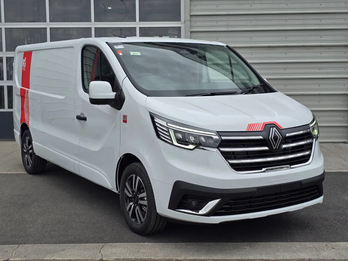 NEW Renault Trafic Exclusive 170BHP/150BHP Auto White - Furgón: foto 1 NEW Renault Trafic Exclusive 170BHP/150BHP Auto White - Furgón: foto 1