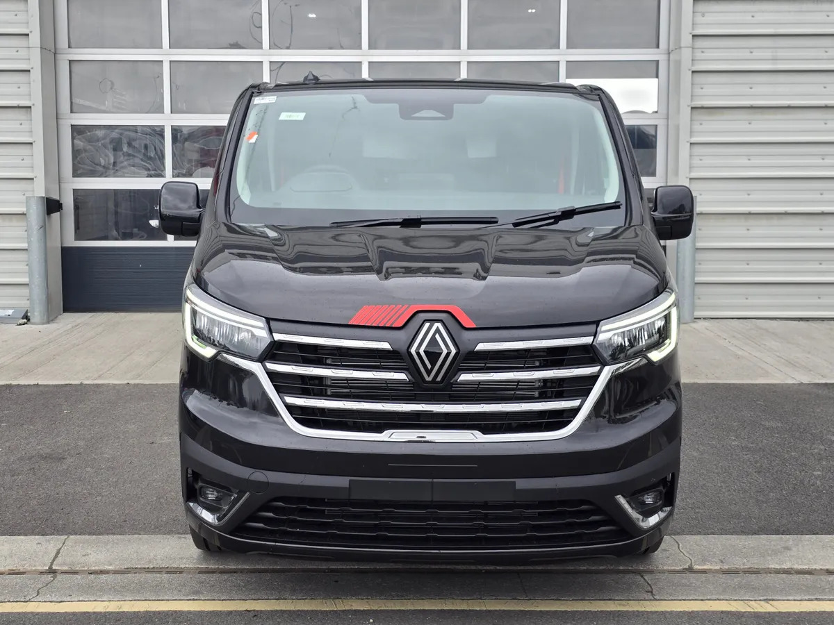 NEW Renault Trafic Exclusive 170BHP/150BHP Manual Black - Furgón: foto 3 NEW Renault Trafic Exclusive 170BHP/150BHP Manual Black - Furgón: foto 3