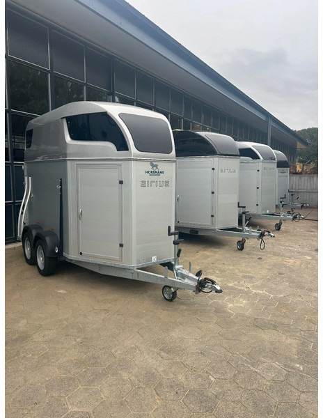 Sirius Voorraad / show modellen Sirius S45 S75 S77 S80 - Remolque para caballos: foto 4 Sirius Voorraad / show modellen Sirius S45 S75 S77 S80 - Remolque para caballos: foto 4