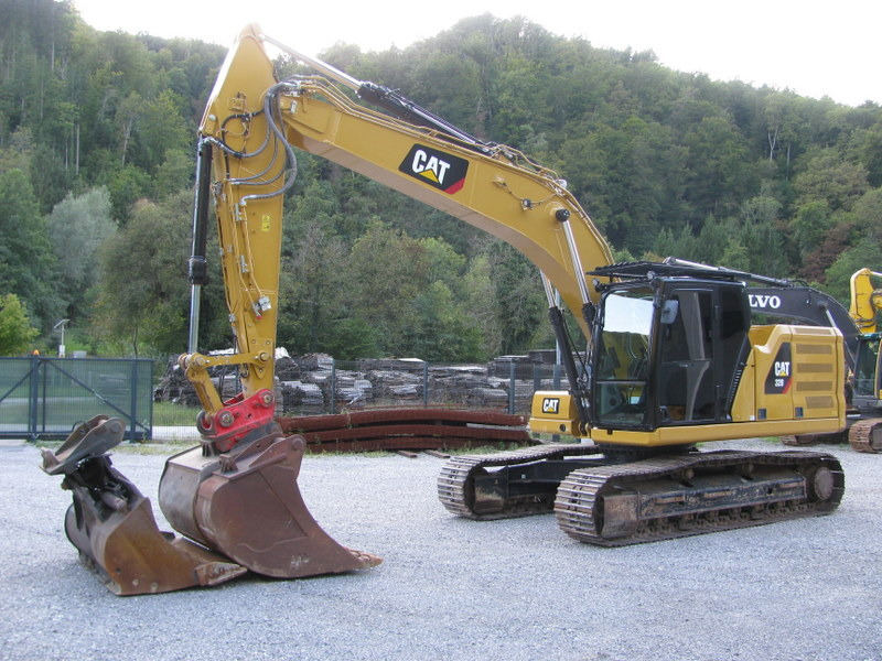 CATERPILLAR 320 with 3 buckets 6.815 houers - Excavadora de cadenas: foto 1 CATERPILLAR 320 with 3 buckets 6.815 houers - Excavadora de cadenas: foto 1