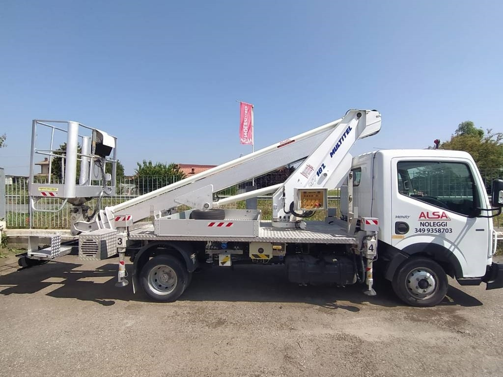 Multitel MT182 - Camión con plataforma elevadora: foto 1 Multitel MT182 - Camión con plataforma elevadora: foto 1
