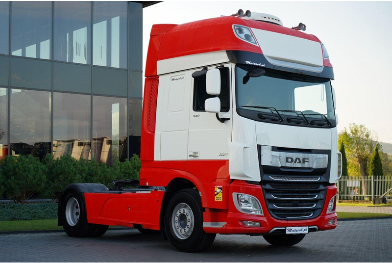 DAF XF 530 / RETARDER / I-PARK COOL / SUPER SPACE CAB / - Cabeza tractora: foto 2 DAF XF 530 / RETARDER / I-PARK COOL / SUPER SPACE CAB / - Cabeza tractora: foto 2