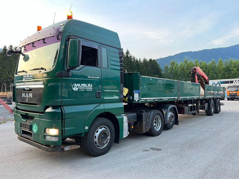 MAN TGX 26.440 6x2 + Flatbed semi trailer + Crane PK26002 - Cabeza tractora: foto 1 MAN TGX 26.440 6x2 + Flatbed semi trailer + Crane PK26002 - Cabeza tractora: foto 1