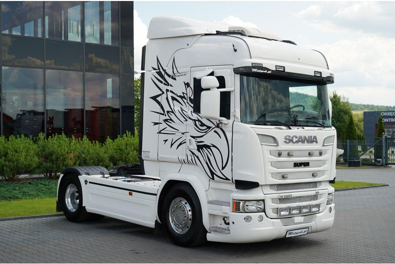 Scania R 580 / V8 / RETARDER / FULL AIRMATIC / I-PARK COOL/ SKÓRY / OPO - Cabeza tractora: foto 2 Scania R 580 / V8 / RETARDER / FULL AIRMATIC / I-PARK COOL/ SKÓRY / OPO - Cabeza tractora: foto 2