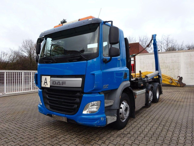 DAF CF 440 - Skip loader - Camión portacontenedor de cadenas: foto 1 DAF CF 440 - Skip loader - Camión portacontenedor de cadenas: foto 1