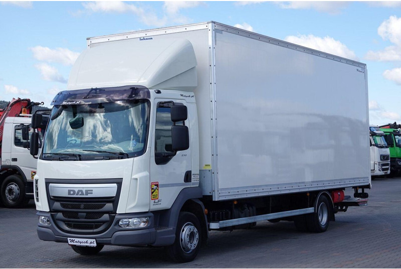 DAF LF 210 / KONTENER - 7 M / SOLÓWKA / WINDA DHOLLANDIA / EURO 6 - Camión caja cerrada: foto 1 DAF LF 210 / KONTENER - 7 M / SOLÓWKA / WINDA DHOLLANDIA / EURO 6 - Camión caja cerrada: foto 1