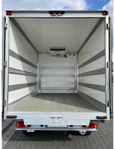 Fiat Ducato REFRIGERATOR CONTAINER BED WEBASTO - Furgoneta frigorifica: foto 5 Fiat Ducato REFRIGERATOR CONTAINER BED WEBASTO - Furgoneta frigorifica: foto 5
