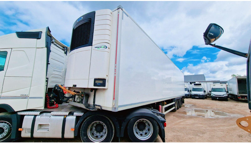 Fruehauf FST 4 FC - Semirremolque frigorífico: foto 1 Fruehauf FST 4 FC - Semirremolque frigorífico: foto 1