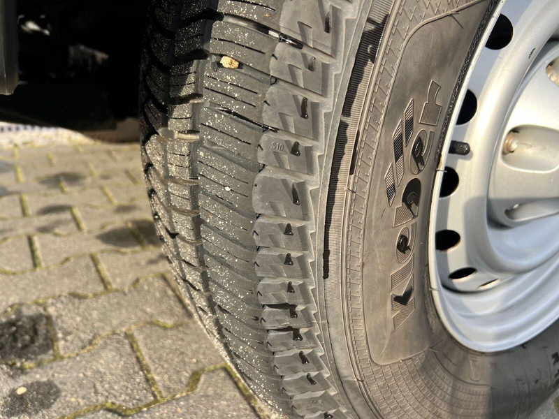 Isuzu Satellite 4X4 Kontener Chłodnia/Mroźnia + 230V ThermoKing - Furgoneta frigorifica: foto 5 Isuzu Satellite 4X4 Kontener Chłodnia/Mroźnia + 230V ThermoKing - Furgoneta frigorifica: foto 5