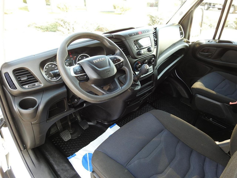 Iveco DAILY 35C14 WYWROTKA PODWÓJNA KABINA DOKA 6 MIEJSC TEMPOMAT KLIM - Furgoneta basculante, Furgoneta combi: foto 2 Iveco DAILY 35C14 WYWROTKA PODWÓJNA KABINA DOKA 6 MIEJSC TEMPOMAT KLIM - Furgoneta basculante, Furgoneta combi: foto 2