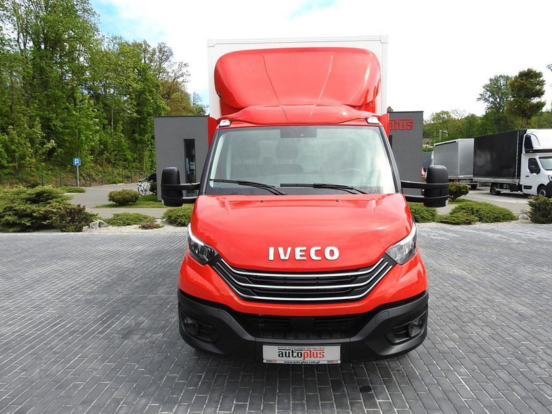 Iveco DAILY 35S18 NOWY KONTENER 10 PALET TEMPOMAT NAWIGACJA KLIMATYZAC - Furgoneta caja cerrada: foto 5 Iveco DAILY 35S18 NOWY KONTENER 10 PALET TEMPOMAT NAWIGACJA KLIMATYZAC - Furgoneta caja cerrada: foto 5