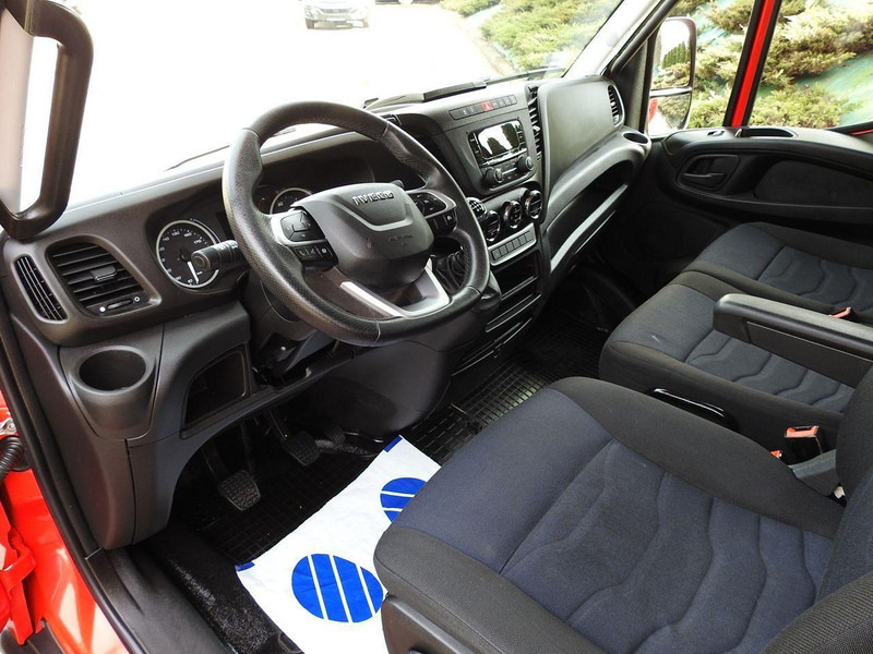 Iveco DAILY 35S18 PLANDEKA 10 PALET WEBASTO KLIMATYZACJA TEMPOMAT LEDY - Camión caja cerrada: foto 2 Iveco DAILY 35S18 PLANDEKA 10 PALET WEBASTO KLIMATYZACJA TEMPOMAT LEDY - Camión caja cerrada: foto 2