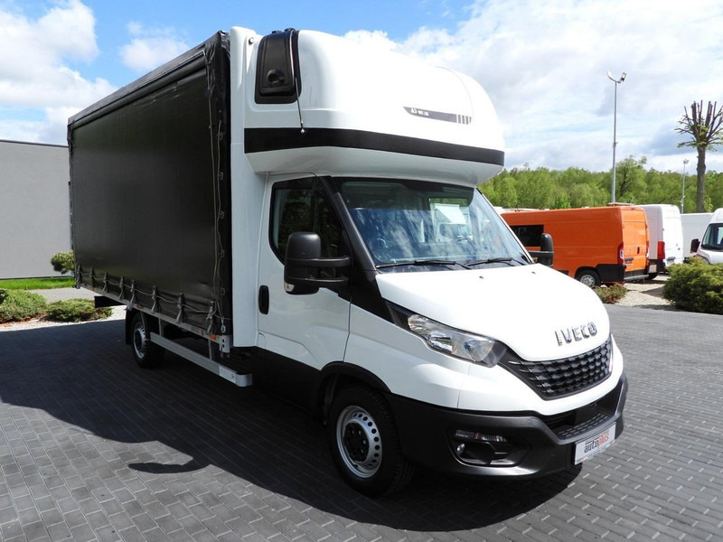 Iveco DAILY 35S18 PLANDEKA 10 PALET WEBASTO TEMPOMAT KLIMATYZACJA 18 - Furgoneta con lona: foto 4 Iveco DAILY 35S18 PLANDEKA 10 PALET WEBASTO TEMPOMAT KLIMATYZACJA 18 - Furgoneta con lona: foto 4