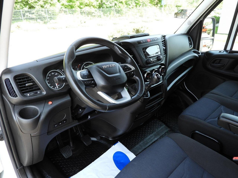 Iveco DAILY 35S18 PLANDEKA 10 PALET WEBASTO TEMPOMAT LEDY PNEUMATYKA K - Furgoneta con lona: foto 2 Iveco DAILY 35S18 PLANDEKA 10 PALET WEBASTO TEMPOMAT LEDY PNEUMATYKA K - Furgoneta con lona: foto 2