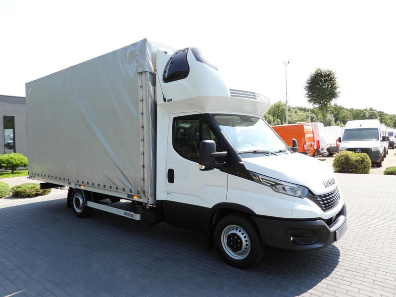 Iveco DAILY 35S18 PLANDEKA 10 PALET WEBASTO TEMPOMAT LEDY PNEUMATYKA K - Furgoneta con lona: foto 4 Iveco DAILY 35S18 PLANDEKA 10 PALET WEBASTO TEMPOMAT LEDY PNEUMATYKA K - Furgoneta con lona: foto 4