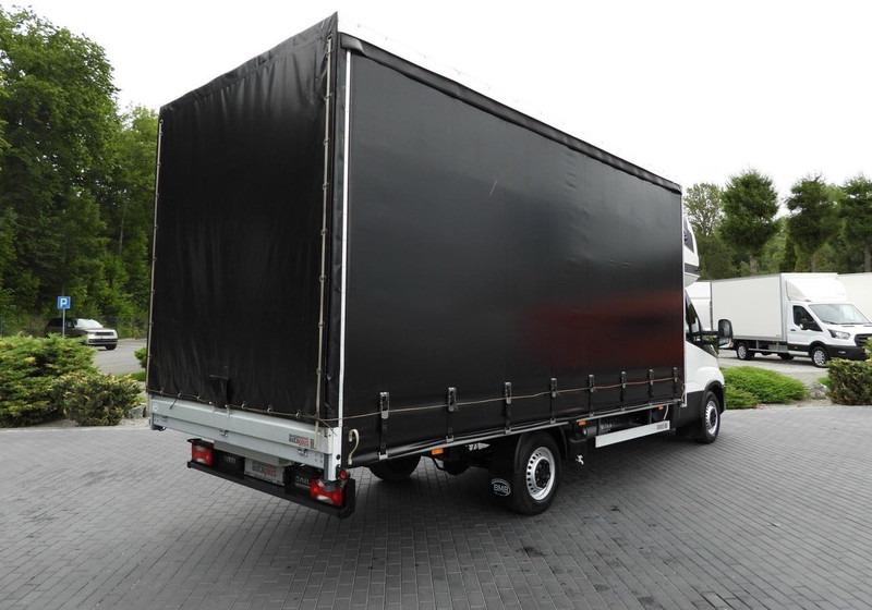 Iveco DAILY 35S18 PLANDEKA 10 PALET WEBASTO TEMPOMAT NAWIGACJA LEDY KL - Furgoneta con lona: foto 3 Iveco DAILY 35S18 PLANDEKA 10 PALET WEBASTO TEMPOMAT NAWIGACJA LEDY KL - Furgoneta con lona: foto 3