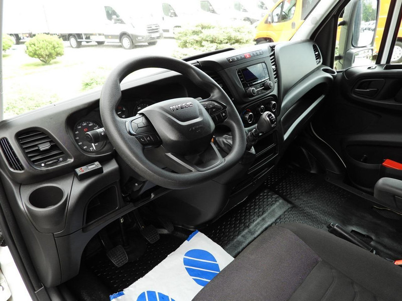 Iveco DAILY 35S18 PLANDEKA WINDA 10 PALET WEBASTO TEMPOMAT PNEUMATYKA - Furgoneta con lona: foto 2 Iveco DAILY 35S18 PLANDEKA WINDA 10 PALET WEBASTO TEMPOMAT PNEUMATYKA - Furgoneta con lona: foto 2