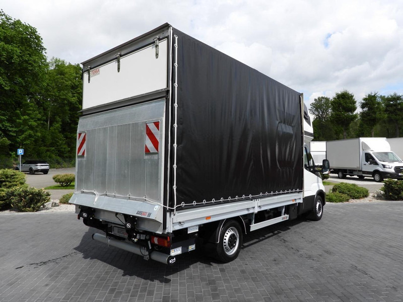Iveco DAILY 35S18 PLANDEKA WINDA 8 PALET WEBASTO TEMPOMAT KLIMATYZACJA - Furgoneta con lona: foto 3 Iveco DAILY 35S18 PLANDEKA WINDA 8 PALET WEBASTO TEMPOMAT KLIMATYZACJA - Furgoneta con lona: foto 3