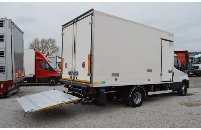 Iveco DAILY 60C15 60-150 TWO-CHAMBER REFRIGERATOR CONTAINER ISOTHERM F - Camión frigorífico: foto 5 Iveco DAILY 60C15 60-150 TWO-CHAMBER REFRIGERATOR CONTAINER ISOTHERM F - Camión frigorífico: foto 5