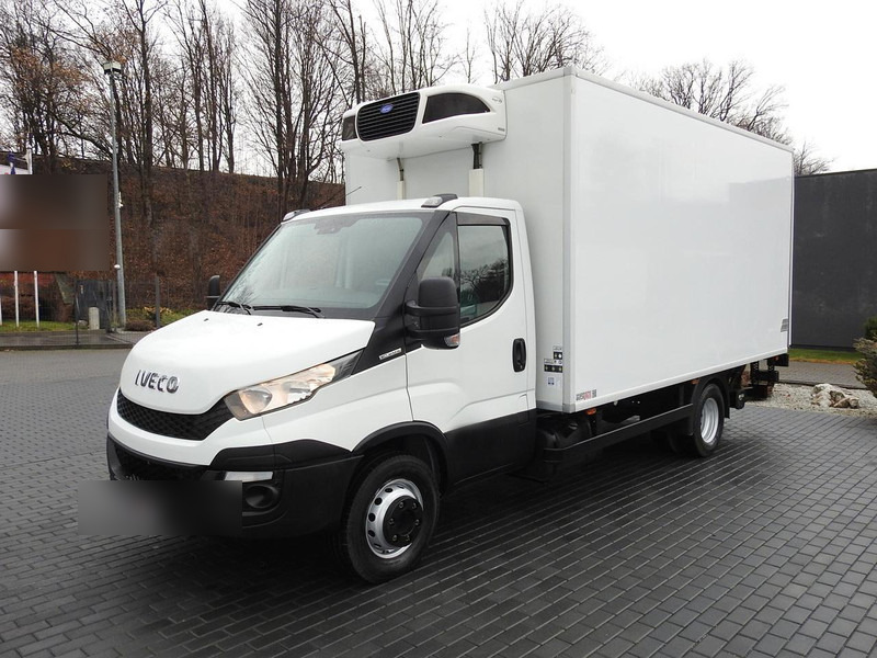 Furgoneta frigorifica Iveco DAILY 70C17 CHŁODNIA 0*C WINDA 9 PALET ZASILANIE 230V TEMPOMAT K: foto 6