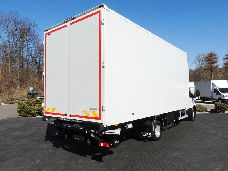 Iveco DAILY 70C18 KONTENER WINDA 14 PALET WEBASTO TEMPOMAT NAWIGACJA L - Camión caja cerrada: foto 3 Iveco DAILY 70C18 KONTENER WINDA 14 PALET WEBASTO TEMPOMAT NAWIGACJA L - Camión caja cerrada: foto 3