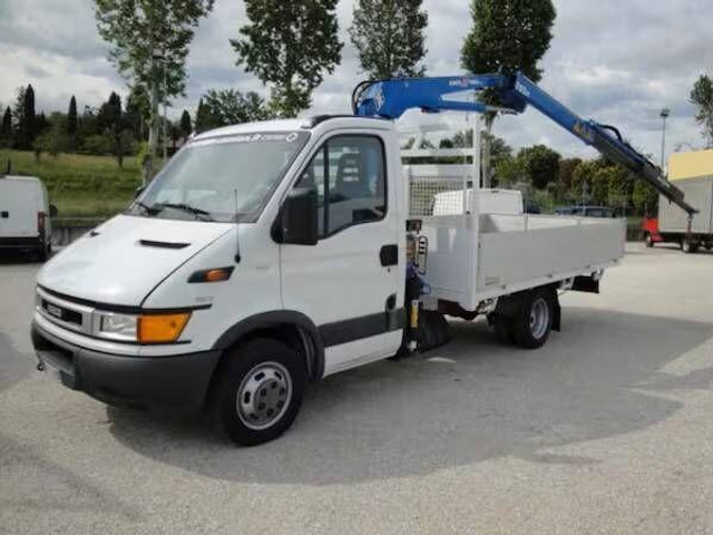 Iveco Daily 35C11 - flatbed+crane - Camión caja abierta, Camión grúa: foto 1 Iveco Daily 35C11 - flatbed+crane - Camión caja abierta, Camión grúa: foto 1