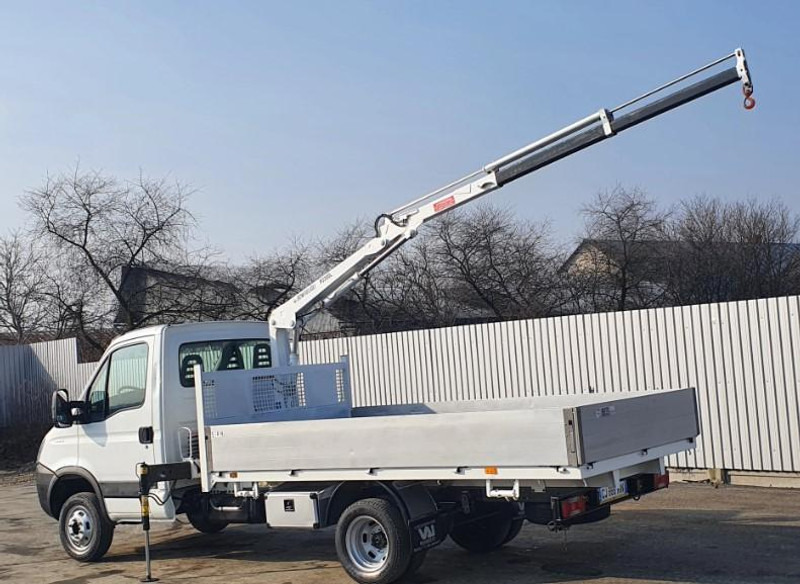 Iveco Daily 35C13 Bonfiglioli P 2300 - Pritsche 4,3 m - Furgoneta caja abierta: foto 3 Iveco Daily 35C13 Bonfiglioli P 2300 - Pritsche 4,3 m - Furgoneta caja abierta: foto 3