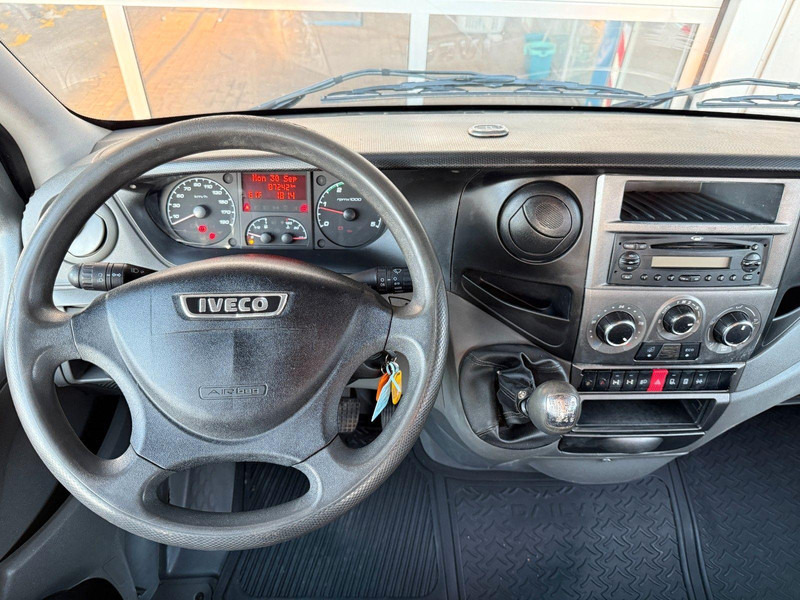 Arrendamiento de Iveco Daily 35C15 flatbed Iveco Daily 35C15 flatbed: foto 8 Arrendamiento de Iveco Daily 35C15 flatbed Iveco Daily 35C15 flatbed: foto 8