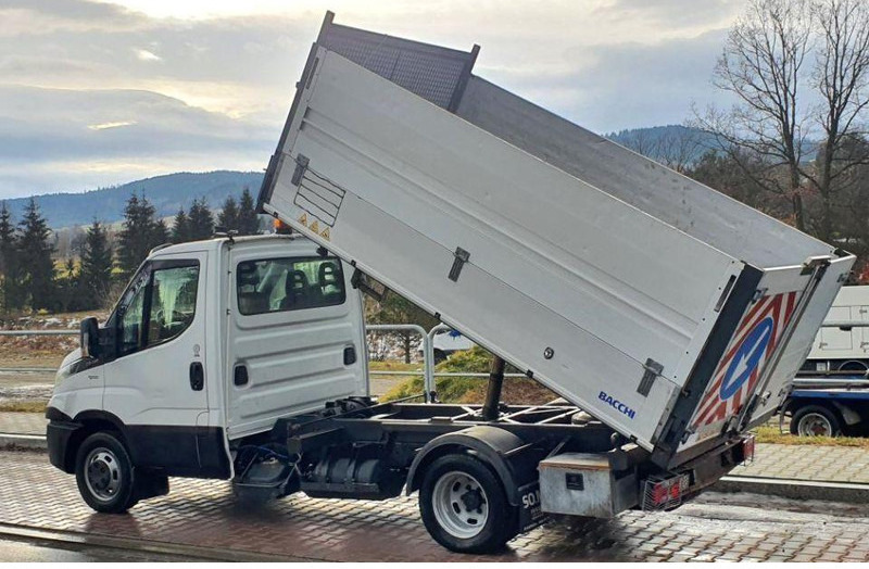 Iveco Daily 35c-14 3 way tipper BENZIN - Furgoneta basculante: foto 3 Iveco Daily 35c-14 3 way tipper BENZIN - Furgoneta basculante: foto 3