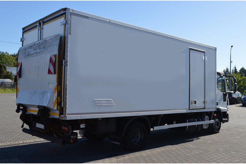 Iveco EUROCARGO 120EL18 REFRIGERATOR+LIFT SIDE DOOR - Camión frigorífico: foto 4 Iveco EUROCARGO 120EL18 REFRIGERATOR+LIFT SIDE DOOR - Camión frigorífico: foto 4